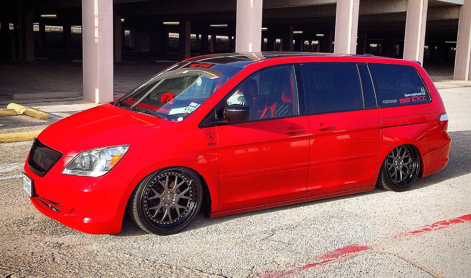 PASMAG Tuner Battlegrounds Mike Nguyen Honda Odyssey Exterior Driver Side