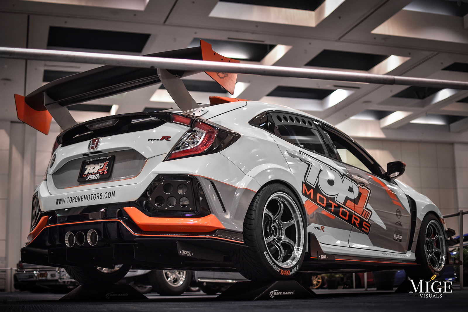 Jonny Guerra 2017 Honda Civic TypeR TBGLIVE2